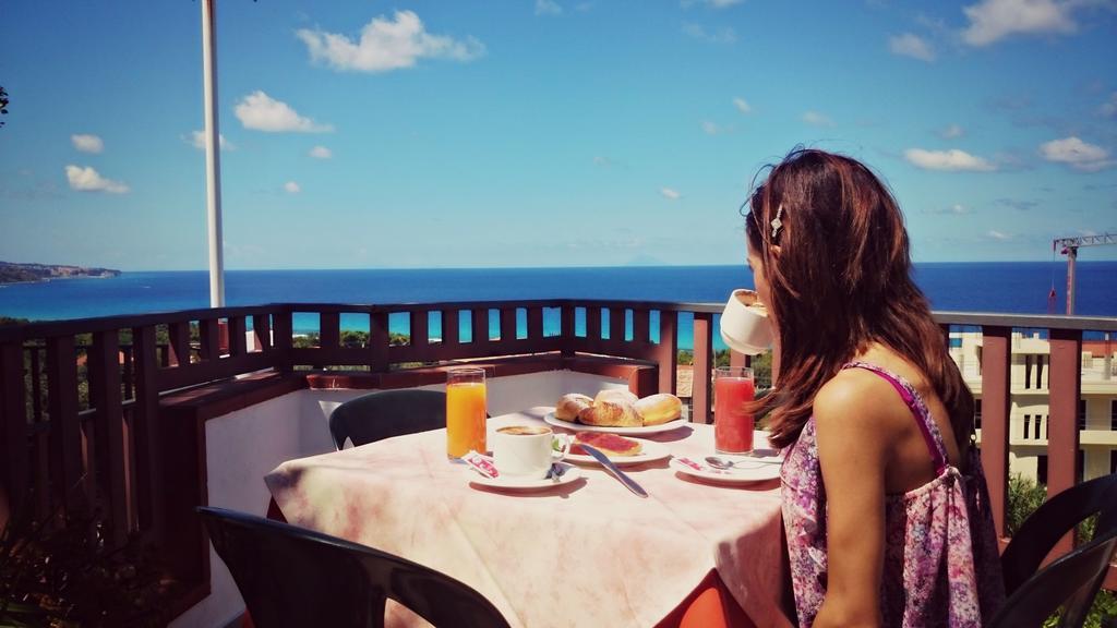 ザンブローネ San Carlo - Terrazzo Sul Mare Con Ristorante E Pizzeria Bed & Breakfast エクステリア 写真
