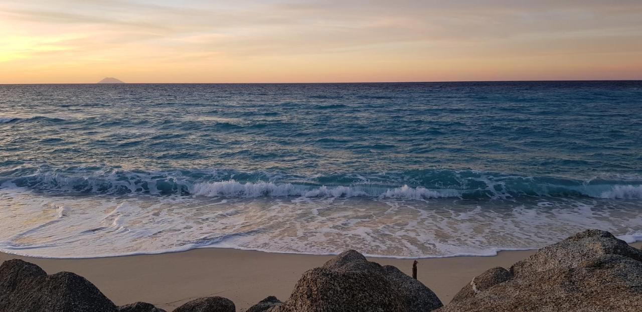 ザンブローネ San Carlo - Terrazzo Sul Mare Con Ristorante E Pizzeria Bed & Breakfast エクステリア 写真